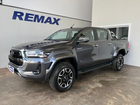 TOYOTA Hilux Caminhonete 2.8 16V SRX 4X4 TURBO DIESEL CABINE DUPLA AUTOMTICO, Foto 3