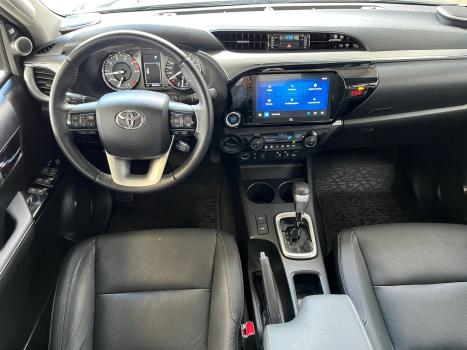 TOYOTA Hilux Caminhonete 2.8 16V SRX 4X4 TURBO DIESEL CABINE DUPLA AUTOMTICO, Foto 8