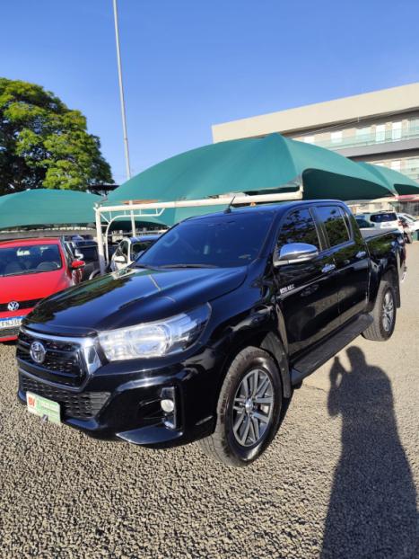 TOYOTA Hilux Caminhonete 2.8 16V SRV 4X4 DIESEL CABINE DUPLA AUTOMTICO, Foto 1