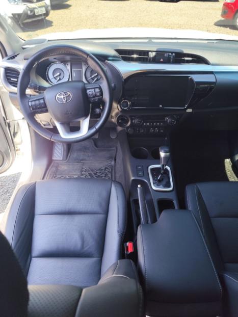 TOYOTA Hilux Caminhonete 2.8 16V SRX 4X4 DIESEL CABINE DUPLA AUTOMTICO, Foto 4