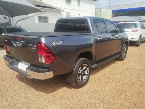 TOYOTA Hilux Caminhonete 2.8 16V SRX 4X4 DIESEL CABINE DUPLA AUTOMTICO, Foto 4