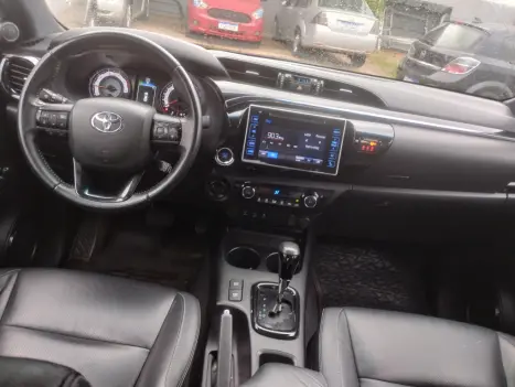 TOYOTA Hilux Caminhonete 2.8 16V SRX 4X4 DIESEL CABINE DUPLA AUTOM�TICO, Foto 6