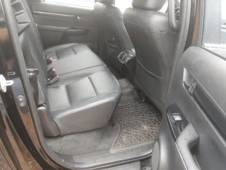 TOYOTA Hilux Caminhonete 2.8 16V SRX 4X4 DIESEL CABINE DUPLA AUTOM�TICO, Foto 7