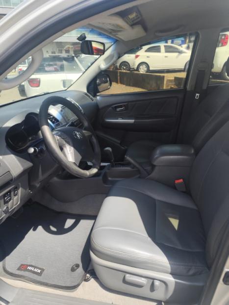 TOYOTA Hilux Caminhonete 3.0 16V 4P 4X4 SRV TURBO DIESEL CABINE DUPLA AUTOM�TICO, Foto 6