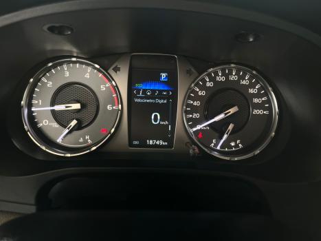 TOYOTA Hilux Caminhonete 2.8 16V SRX 4X4 DIESEL CABINE DUPLA AUTOM�TICO, Foto 9