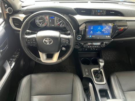 TOYOTA Hilux Caminhonete 2.8 16V SRX 4X4 DIESEL CABINE DUPLA AUTOM�TICO, Foto 10