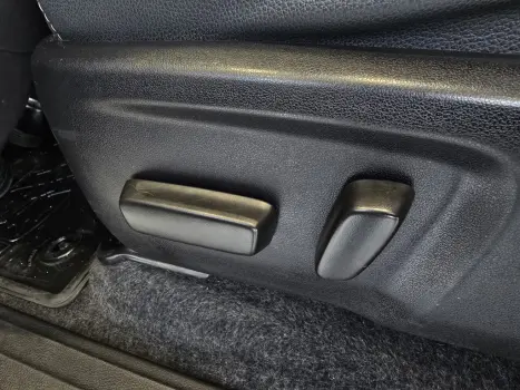 TOYOTA Hilux Caminhonete 2.8 16V SRX CONQUEST 4X4 TURBO DIESEL CABINE DUPLA AUTOM�TICO, Foto 14