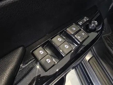 TOYOTA Hilux Caminhonete 2.8 16V SRX 4X4 DIESEL CABINE DUPLA AUTOM�TICO, Foto 12