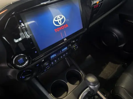 TOYOTA Hilux Caminhonete 2.8 16V SRX 4X4 DIESEL CABINE DUPLA AUTOM�TICO, Foto 15