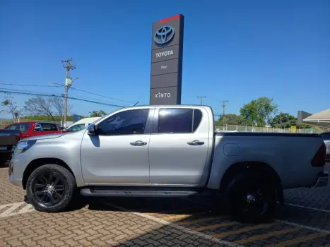 TOYOTA Hilux Caminhonete 2.7 16V 4P SRV FLEX CABINE DUPLA AUTOM�TICO, Foto 8