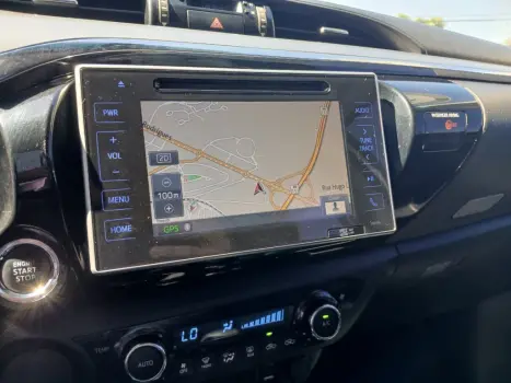 TOYOTA Hilux Caminhonete 2.7 16V 4P SRV FLEX CABINE DUPLA AUTOM�TICO, Foto 15