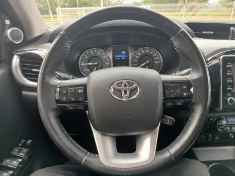 TOYOTA Hilux Caminhonete 2.8 16V SRX 4X4 DIESEL CABINE DUPLA AUTOM�TICO, Foto 14