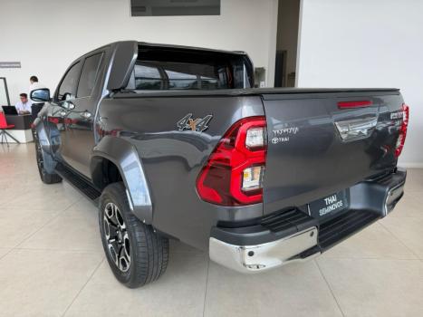 TOYOTA Hilux Caminhonete 2.8 16V SRX PLUS 4X4 TURBO DIESEL CABINE DUPLA AUTOM�TICO, Foto 4