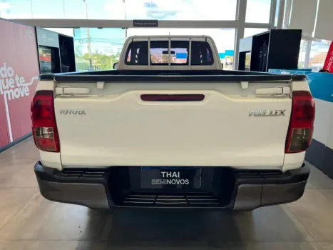 TOYOTA Hilux Caminhonete 2.8 4X4 DIESEL CABINE SIMPLES, Foto 6