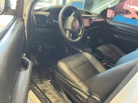 TOYOTA Hilux Caminhonete 2.8 4X4 DIESEL CABINE SIMPLES, Foto 10