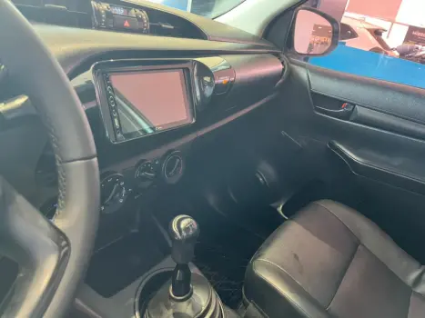 TOYOTA Hilux Caminhonete 2.8 4X4 DIESEL CABINE SIMPLES, Foto 11