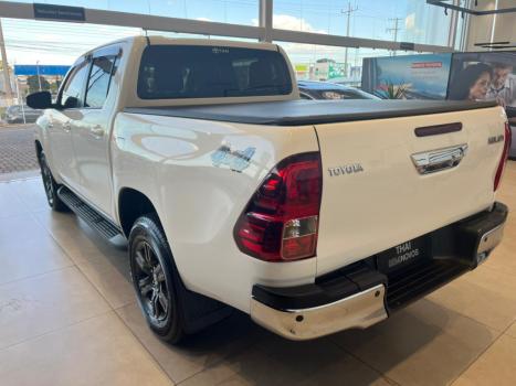 TOYOTA Hilux Caminhonete 2.8 16V 4P SR 4X4 DIESEL CABINE DUPLA AUTOM�TICO, Foto 5