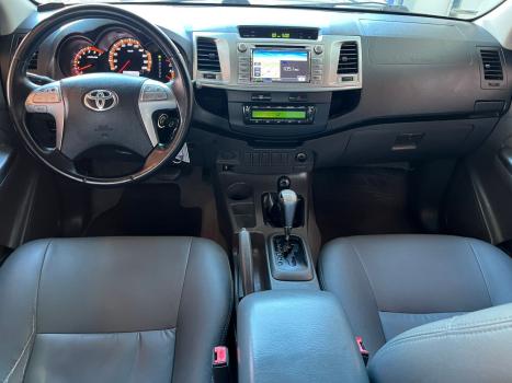 TOYOTA Hilux Caminhonete 2.7 16V 4P SRV FLEX 4X4  CABINE DUPLA AUTOM�TICO, Foto 13