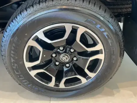 TOYOTA Hilux Caminhonete 2.8 16V SRX 4X4 DIESEL CABINE DUPLA AUTOM�TICO, Foto 8