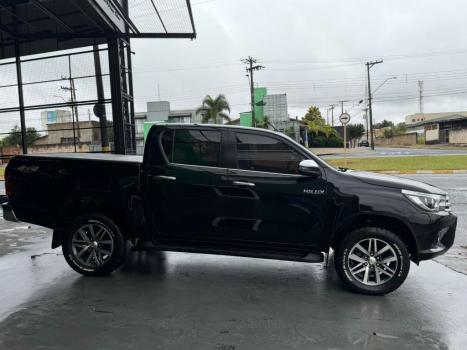 TOYOTA Hilux Caminhonete 2.8 16V SRX 4X4 DIESEL CABINE DUPLA AUTOM�TICO, Foto 4