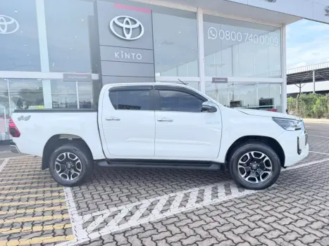 TOYOTA Hilux Caminhonete 2.8 16V SRX 4X4 DIESEL CABINE DUPLA AUTOM�TICO, Foto 4