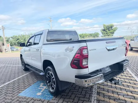 TOYOTA Hilux Caminhonete 2.8 16V SRX 4X4 DIESEL CABINE DUPLA AUTOM�TICO, Foto 5