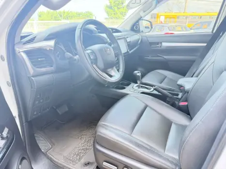 TOYOTA Hilux Caminhonete 2.8 16V SRX 4X4 DIESEL CABINE DUPLA AUTOM�TICO, Foto 10