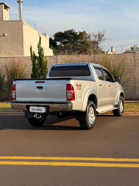 TOYOTA Hilux Caminhonete 3.0 16V 4P 4X4 SRV TURBO DIESEL CABINE DUPLA AUTOM�TICO, Foto 4
