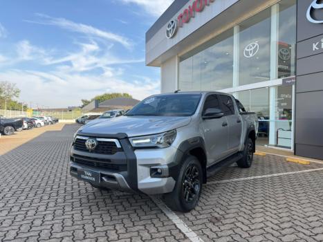 TOYOTA Hilux Caminhonete 2.8 16V 4P CONQUEST TURBO DIESEL CABINE DUPLA, Foto 3