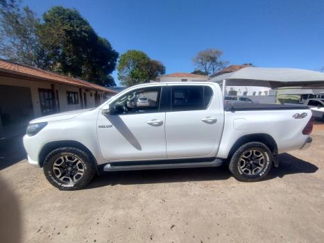 TOYOTA Hilux Caminhonete 2.8 16V 4P SR 4X4 DIESEL CABINE DUPLA AUTOM�TICO, Foto 4