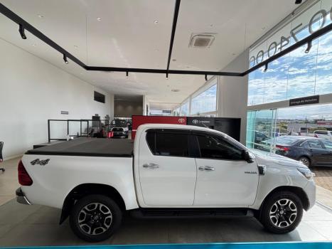TOYOTA Hilux Caminhonete 2.8 16V SRV 4X4 DIESEL CABINE DUPLA AUTOM�TICO, Foto 4