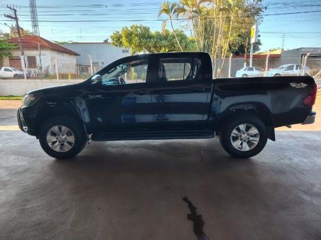 TOYOTA Hilux Caminhonete 2.7 16V 4P SRV FLEX 4X4  CABINE DUPLA AUTOMÁTICO, Foto 5