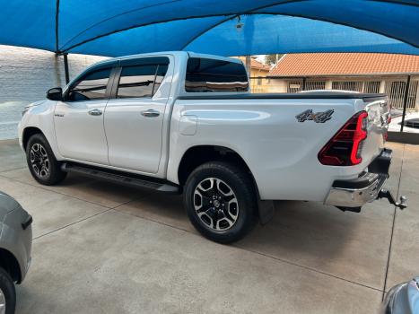 TOYOTA Hilux Caminhonete 2.8 16V SRX 4X4 TURBO DIESEL CABINE DUPLA AUTOMÁTICO, Foto 2