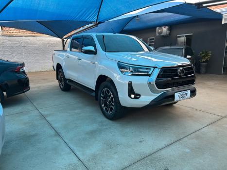 TOYOTA Hilux Caminhonete 2.8 16V SRX 4X4 TURBO DIESEL CABINE DUPLA AUTOMÁTICO, Foto 3
