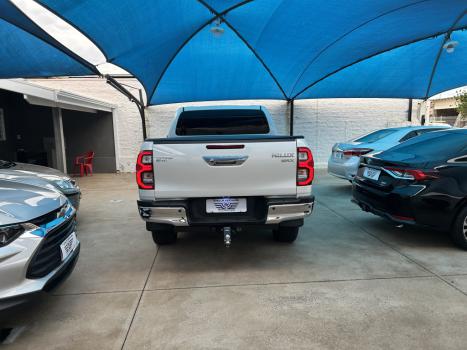 TOYOTA Hilux Caminhonete 2.8 16V SRX 4X4 TURBO DIESEL CABINE DUPLA AUTOMÁTICO, Foto 8