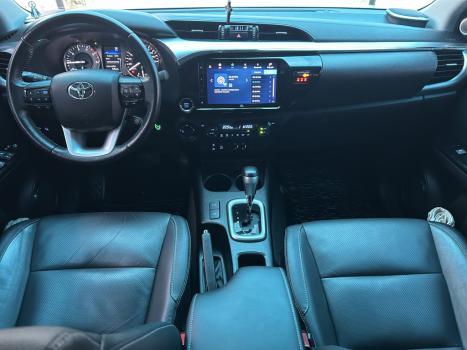 TOYOTA Hilux Caminhonete 2.8 16V SRX 4X4 TURBO DIESEL CABINE DUPLA AUTOMÁTICO, Foto 14