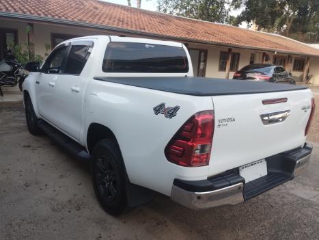 TOYOTA Hilux Caminhonete 2.8 16V 4P SR 4X4 DIESEL CABINE DUPLA AUTOMÁTICO, Foto 4