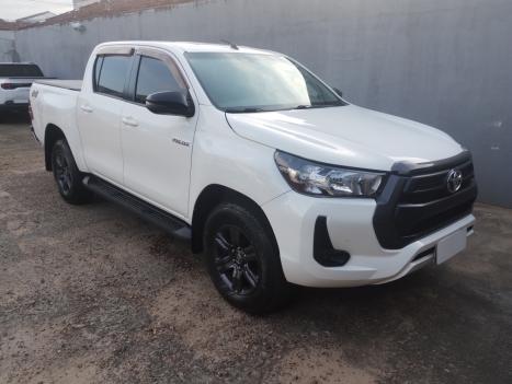 TOYOTA Hilux Caminhonete 2.8 16V 4P SR 4X4 DIESEL CABINE DUPLA AUTOMÁTICO, Foto 1