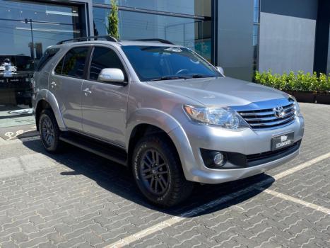 TOYOTA Hilux SW4 2.7 16V 4P FLEX SR 7 LUGARES AUTOMTICO, Foto 1