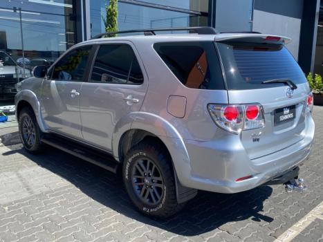 TOYOTA Hilux SW4 2.7 16V 4P FLEX SR 7 LUGARES AUTOMTICO, Foto 4