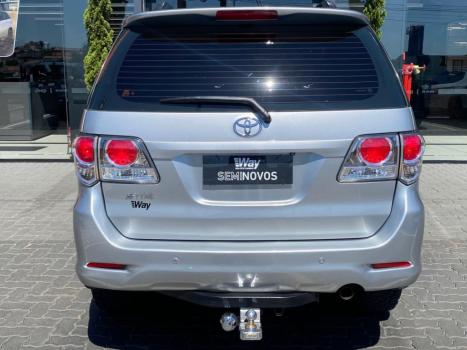 TOYOTA Hilux SW4 2.7 16V 4P FLEX SR 7 LUGARES AUTOMTICO, Foto 5