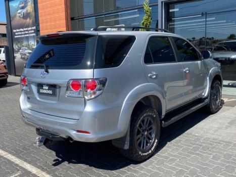 TOYOTA Hilux SW4 2.7 16V 4P FLEX SR 7 LUGARES AUTOMTICO, Foto 6