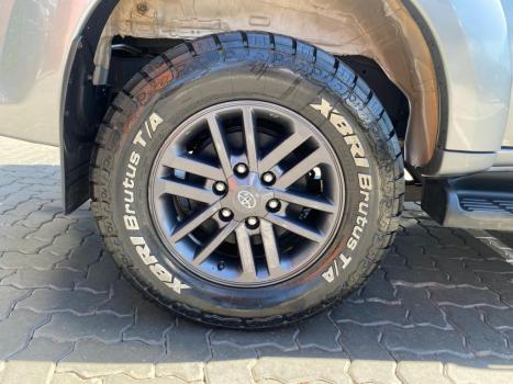 TOYOTA Hilux SW4 2.7 16V 4P FLEX SR 7 LUGARES AUTOMTICO, Foto 7