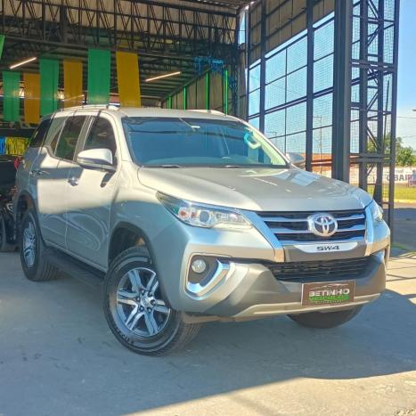 TOYOTA Hilux SW4 2.7 16V 4P FLEX SRV 7 LUGARES AUTOM�TICO, Foto 2