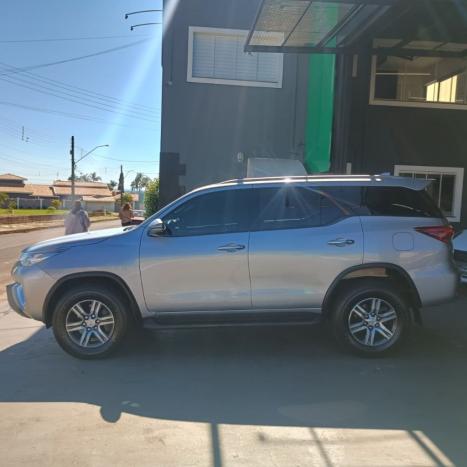TOYOTA Hilux SW4 2.7 16V 4P FLEX SRV 7 LUGARES AUTOM�TICO, Foto 5