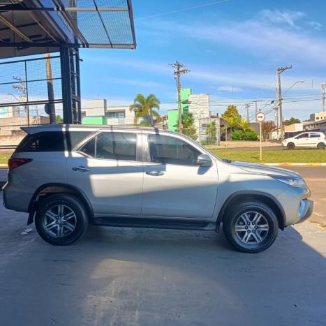 TOYOTA Hilux SW4 2.7 16V 4P FLEX SRV 7 LUGARES AUTOM�TICO, Foto 6