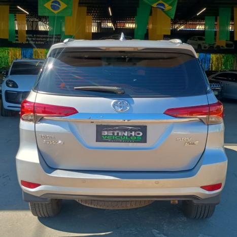 TOYOTA Hilux SW4 2.7 16V 4P FLEX SRV 7 LUGARES AUTOM�TICO, Foto 8