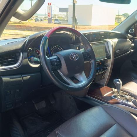 TOYOTA Hilux SW4 2.7 16V 4P FLEX SRV 7 LUGARES AUTOM�TICO, Foto 11