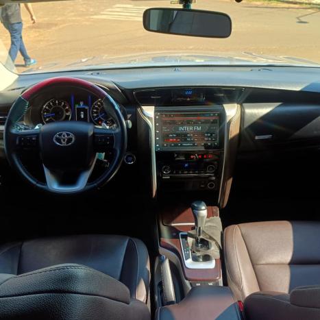 TOYOTA Hilux SW4 2.7 16V 4P FLEX SRV 7 LUGARES AUTOM�TICO, Foto 12