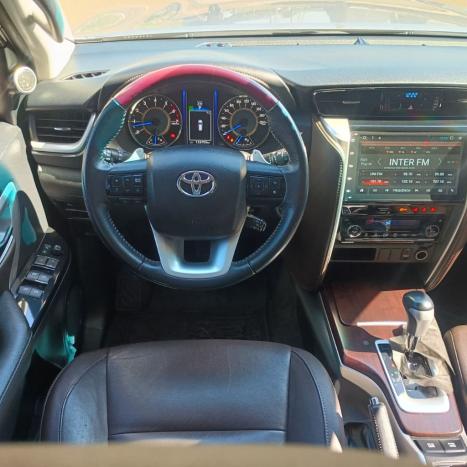 TOYOTA Hilux SW4 2.7 16V 4P FLEX SRV 7 LUGARES AUTOM�TICO, Foto 14